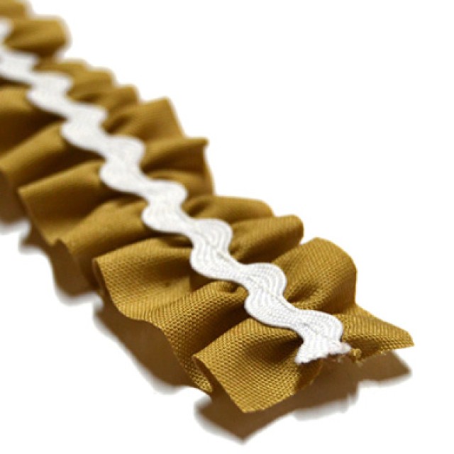DOUBLE GATHERED RICKRACK